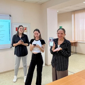 Создание экшен-игрушек с помощью ИИ-сервисов визуализации и генерации текстов