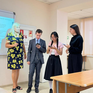 Создание экшен-игрушек с помощью ИИ-сервисов визуализации и генерации текстов