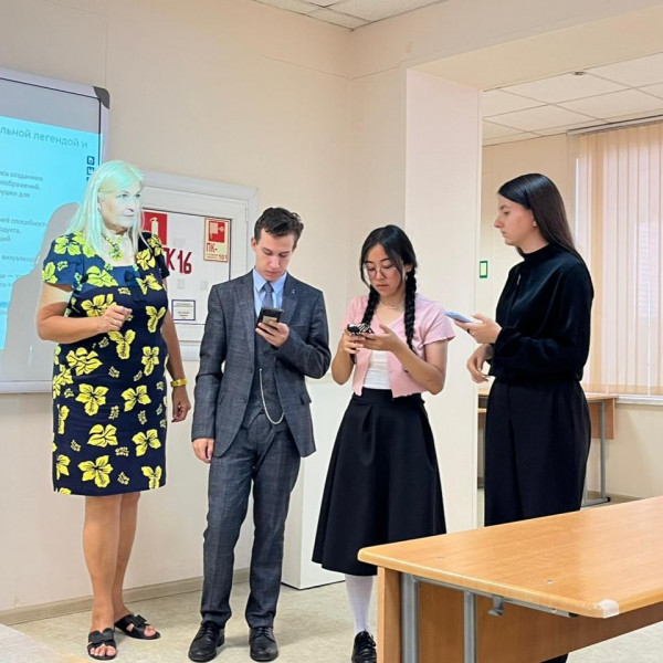 Создание экшен-игрушек с помощью ИИ-сервисов визуализации и генерации текстов