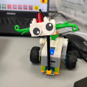 Занятие «Проектирование и реализация мини-проекта “Умный робот-помощник”» для будущих учителей начальных классов