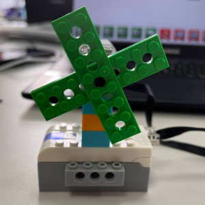 Занятие «Проектирование и реализация мини-проекта “Умный робот-помощник”» для будущих учителей начальных классов