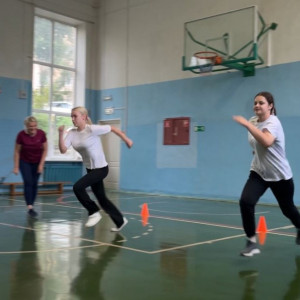 Во Владивостокском педагогическом колледже проходит захватывающее троеборье между командами 3 курса