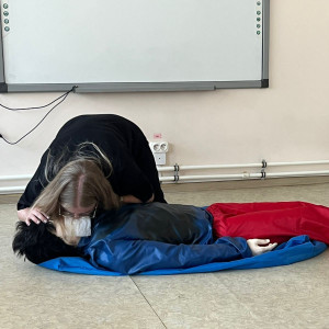 Навыки сердечно-легочной реанимации отработали на практике студенты 4 курса колледжа