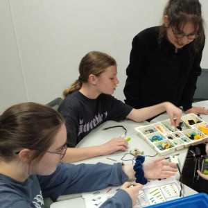 Мечтаешь о профессии, которая дарит тепло и радость?