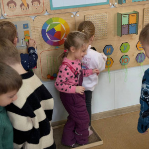 Профориентация с детского сада: как мастерские ВПК удивили юных гостей