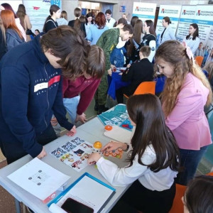 Благодаря профессии!